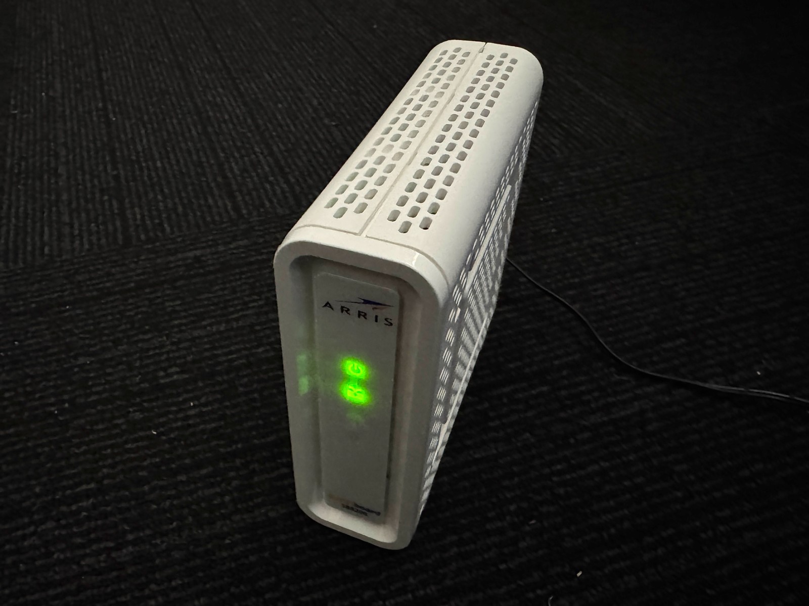 ARRIS SURFboard SB8200 DOCSIS 3.1 Cable Modem, 2 LAN Ethernet ports, White