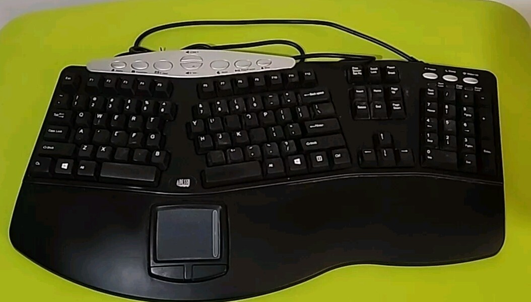 ADESSO PCK-308UB BLACK Wired Ergonomic Multimedia Touchpad Keyboard TESTED READ