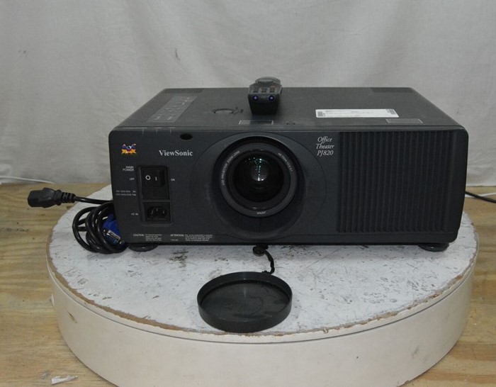 ViewSonic Office Theater PJ820 VPRJ21357-2M Projector
