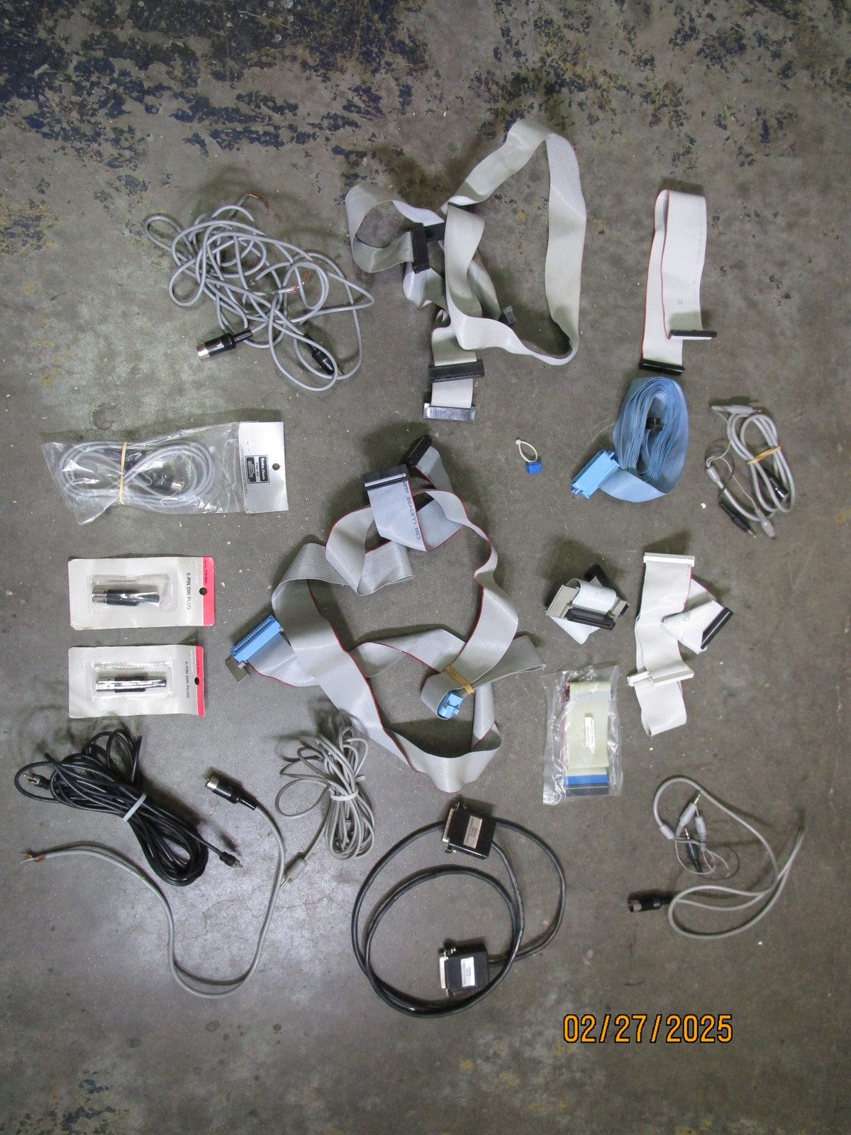 Lot Misc Vintage Radio Shack TRS80 Computer Accessories Cables Ribbons & More