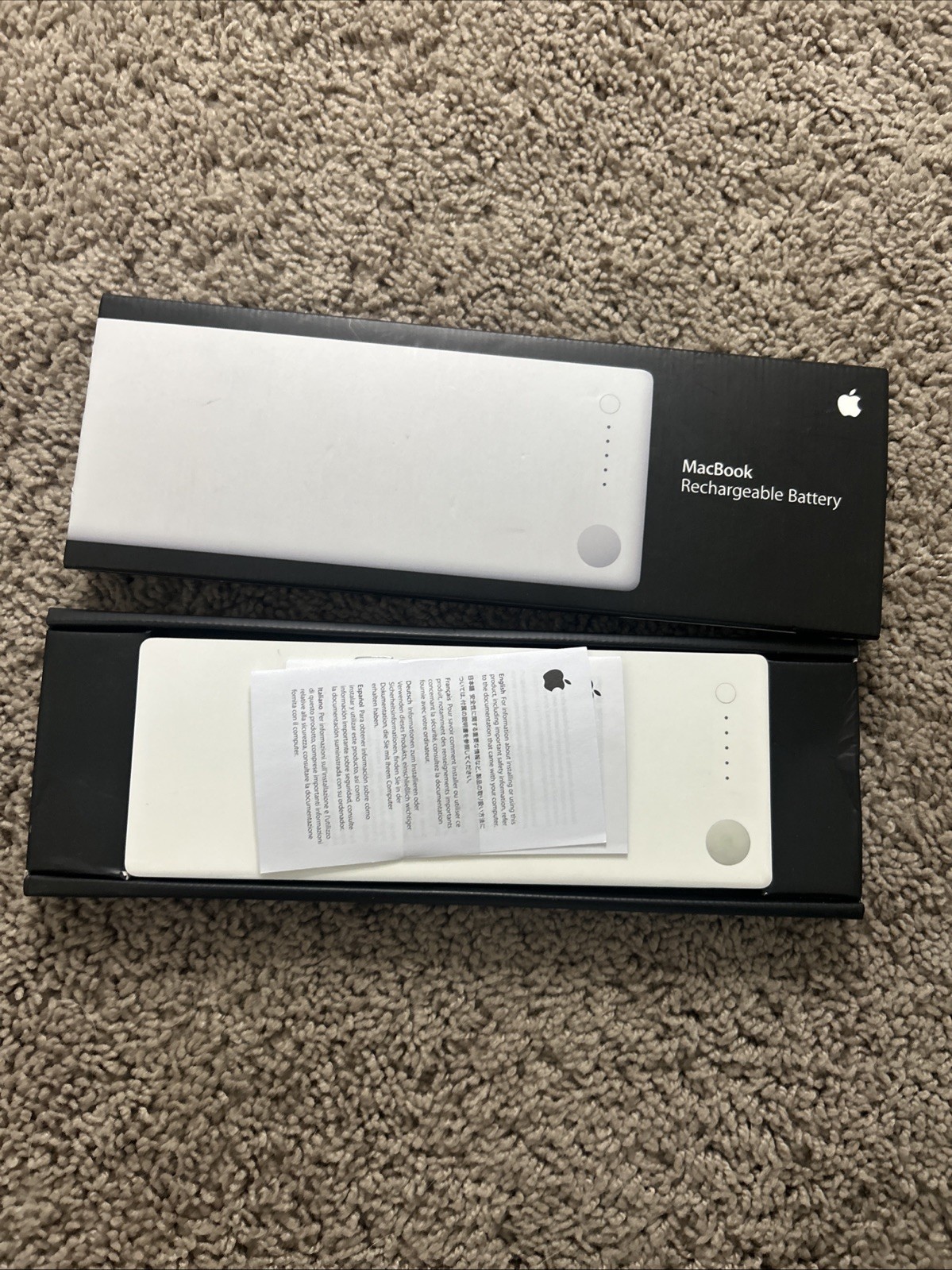 Apple MacBook Rechargeable Laptop Computer Battery White MA561LL/A A1185