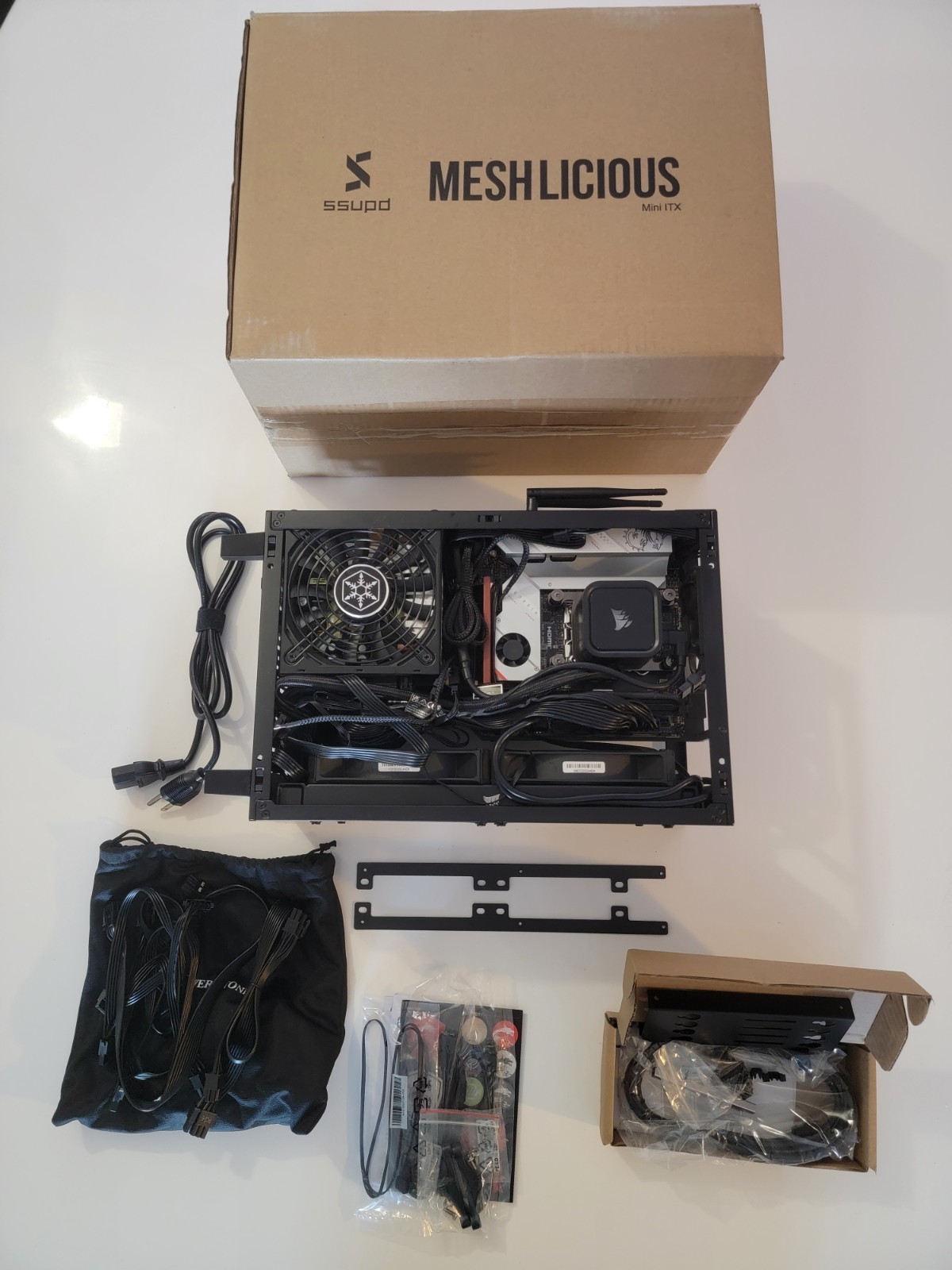Mini-ITX  Kit | SSUPD Meshlicious Case + MSI B650I + 1000W  + Corsair iCUE H115i