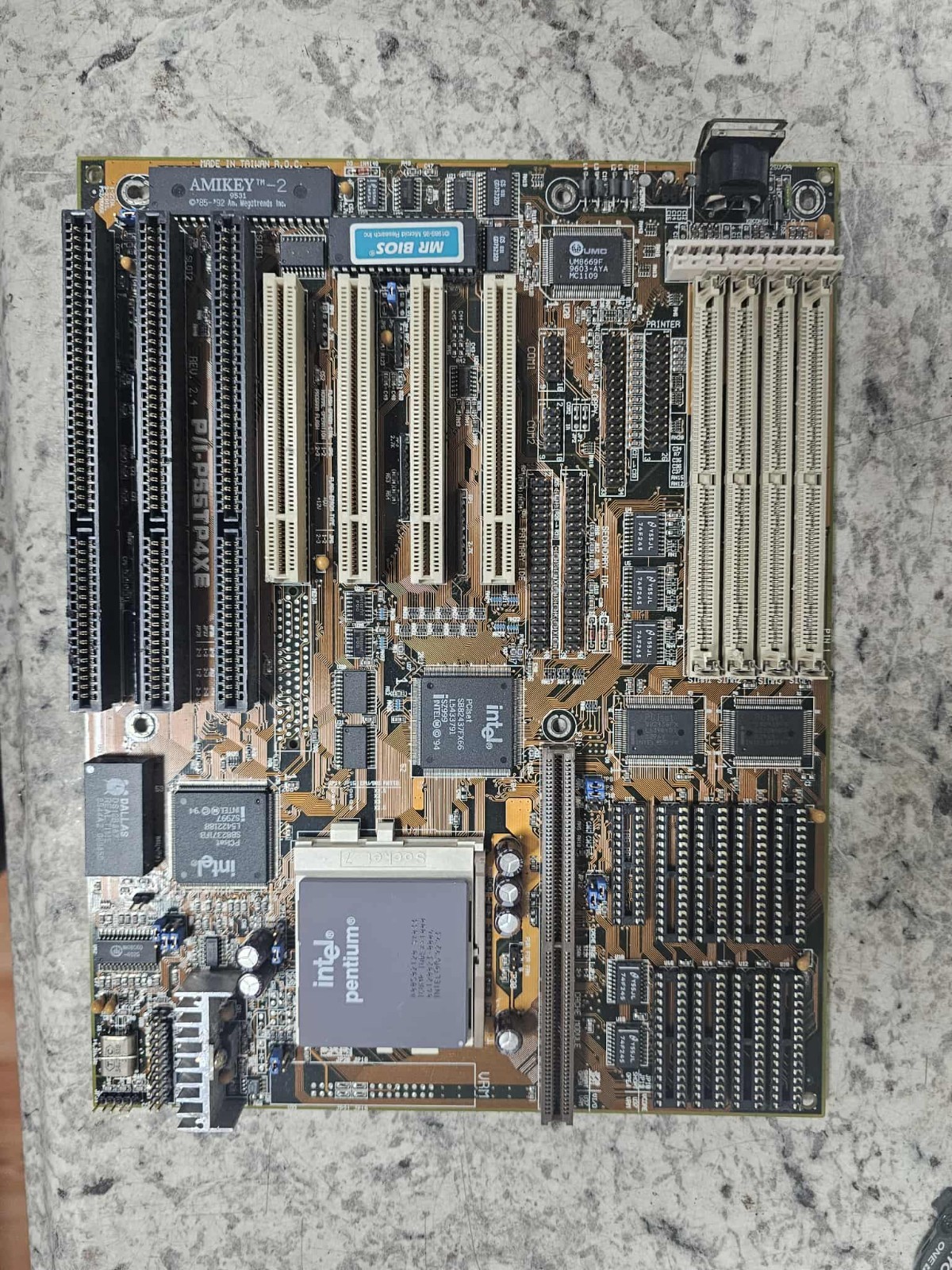 Retro Gaming Vintage ASUS P/I-P55TP4XE Socket 5 Motherboard + Pentium CPU - Good
