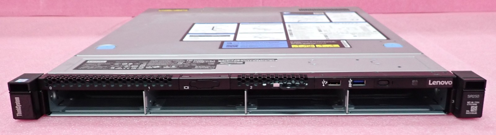 Lenovo ThinkSystem SR250 Quad-Core E-2234 3.6GHz 8GB Ram 4x 3.5" Bay 1U Server