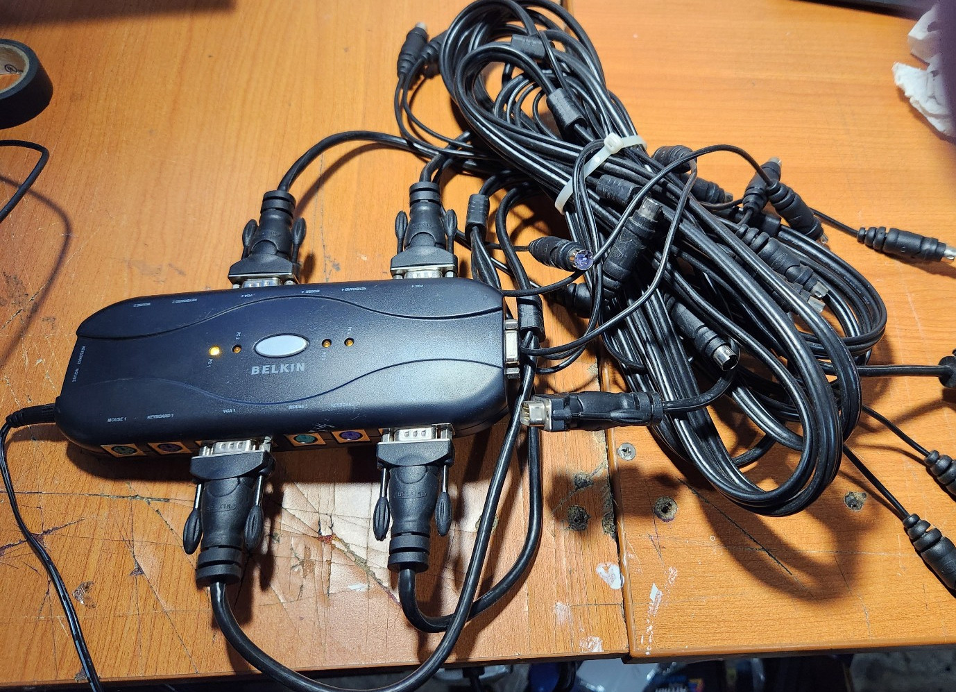 Belkin 4 Port KVM Switch F1DJ104P-B AC Adapter W/Cables