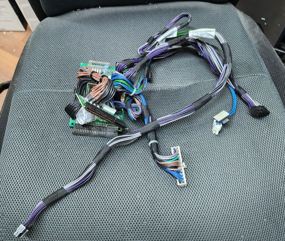 IBM 94Y8263 X3630M4 POWER DISTRIBUTION Board w/ 69Y5786 Power paddle card+cables
