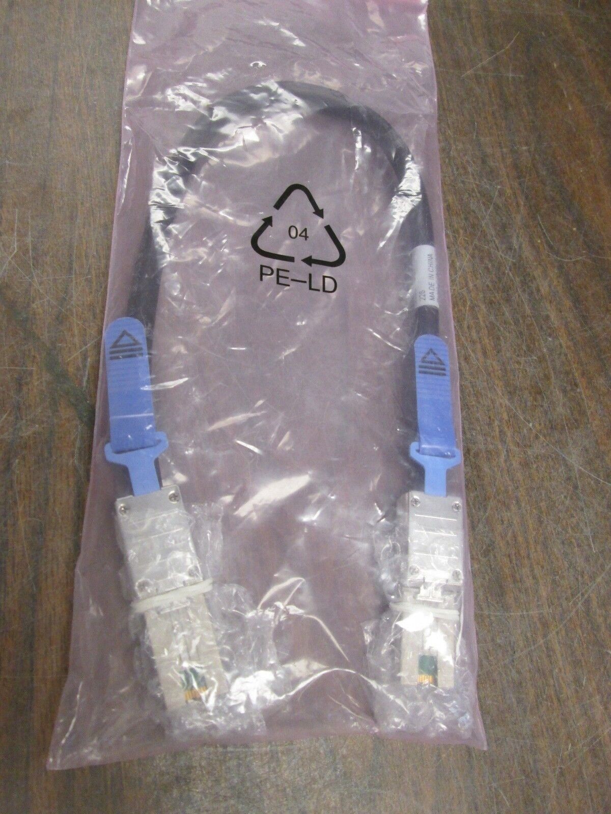 Sun / Oracle External Mini SAS Cable 530-3886-01 12" New Surplus