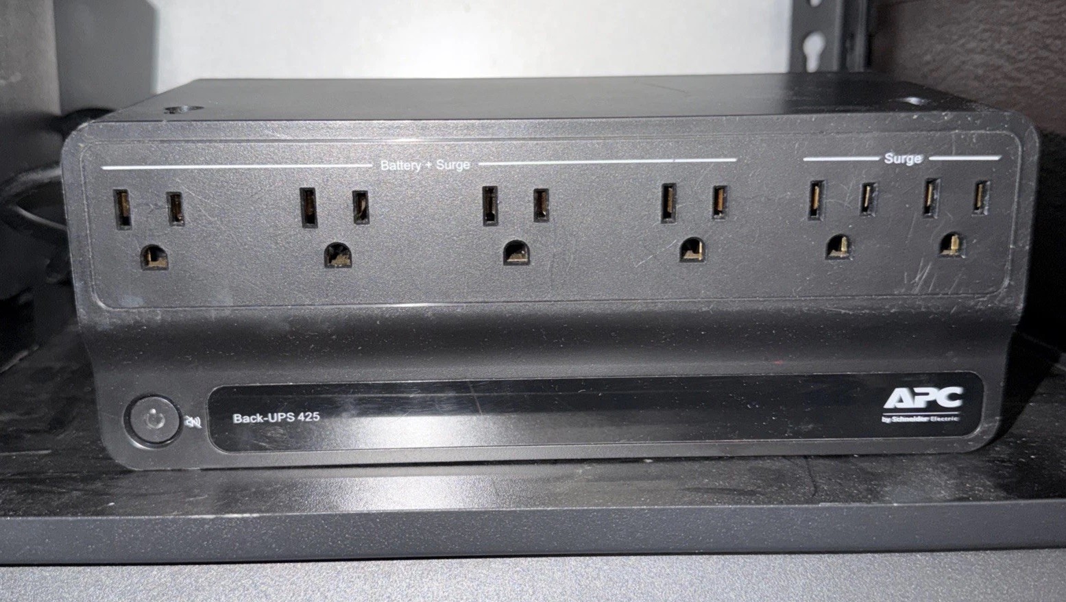 APC BE425M Back-UPS 425VA 255W Battery Backup Surge Protector 6 Outlet UPS