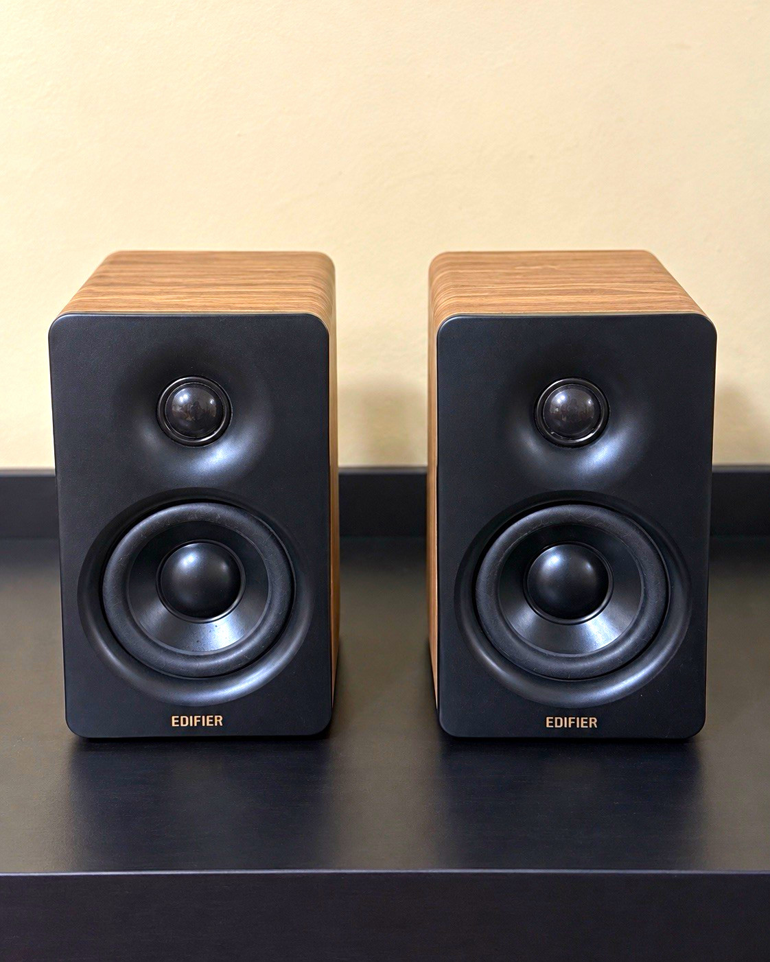 Edifier M60 Brown/Black RCA