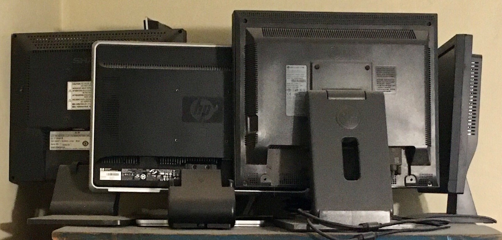 Lot of 10 Older Computer Monitors 15+ Years Old Monitor Lot
