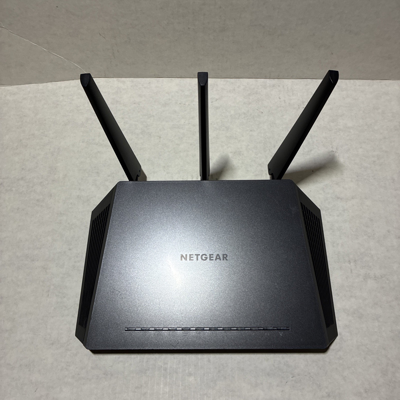 NETGEAR R6900P-100NAS Nighthawk AC1900 Dual Band WiFi Router - UNTESTED