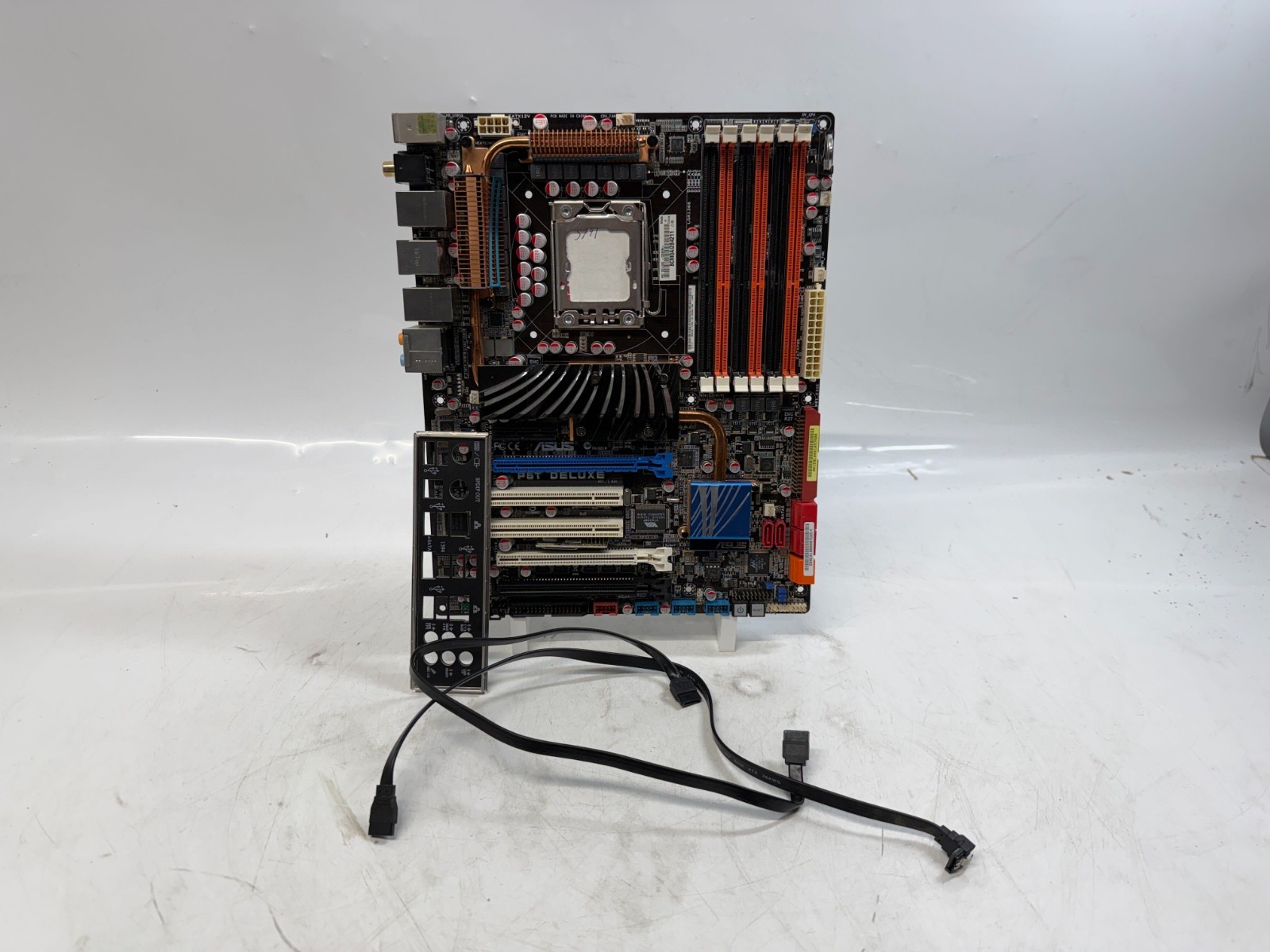 ASUS P6T Deluxe  LGA 1366 DDR3 ATX Motherboard w/ IO PARTS