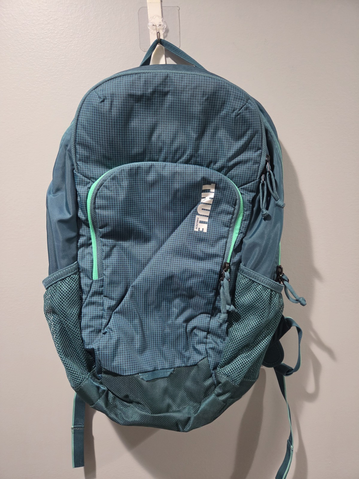 Thule Achiever 20L Deep Backpack 15.6 Laptop Excellent Condition