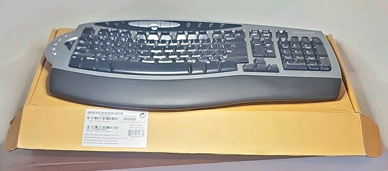  In Box Microsoft Wireless Comfort Keyboard 1.0A . No US Reciver . Key Boad Only