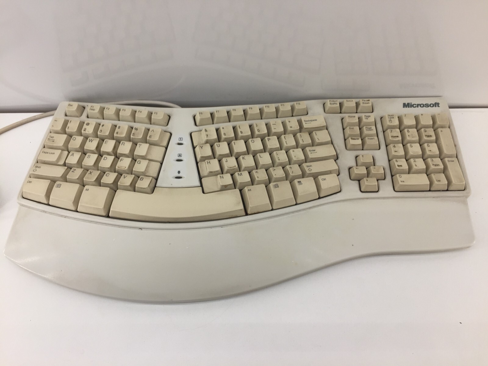 MICROSOFT NATURAL CURVE KEYBOARD ELITE X03-51763 PS2 WIRED X03-51764 Great