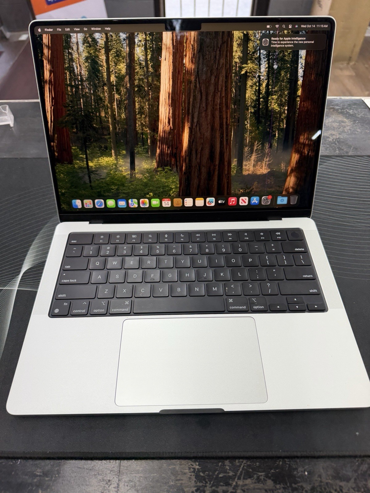 Apple MacBook Pro 2021 14.2" M1 Pro 8-Core 512GB SSD 16GB RAM 14-Core GPU macOS