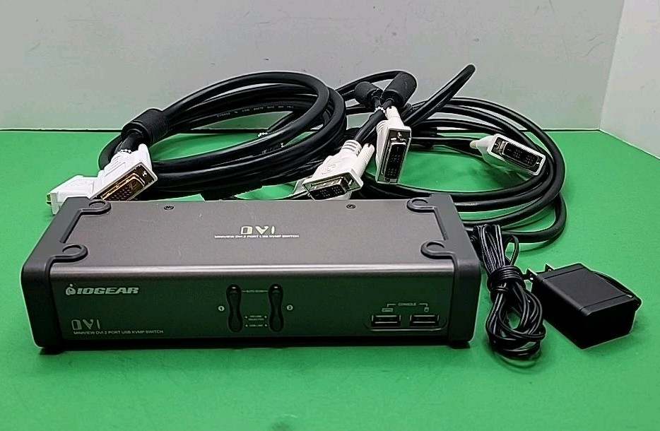 IOGEAR GCS1102 2-Port DVI KVMP Switch & 3 Cables - GCS1102