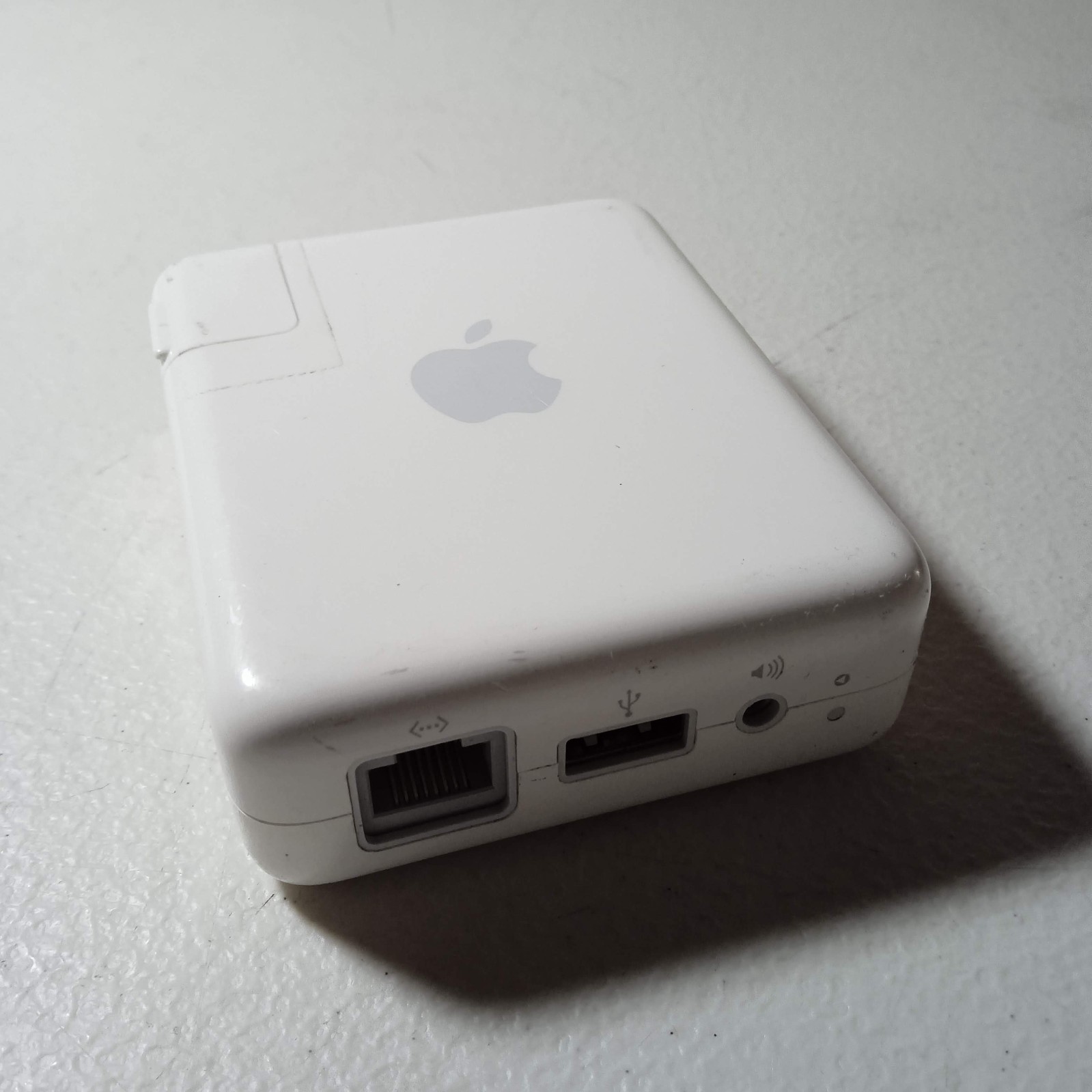Apple AirPort Express 802.11n Wifi Wireless Router Extender w/USB AirPlay A1264