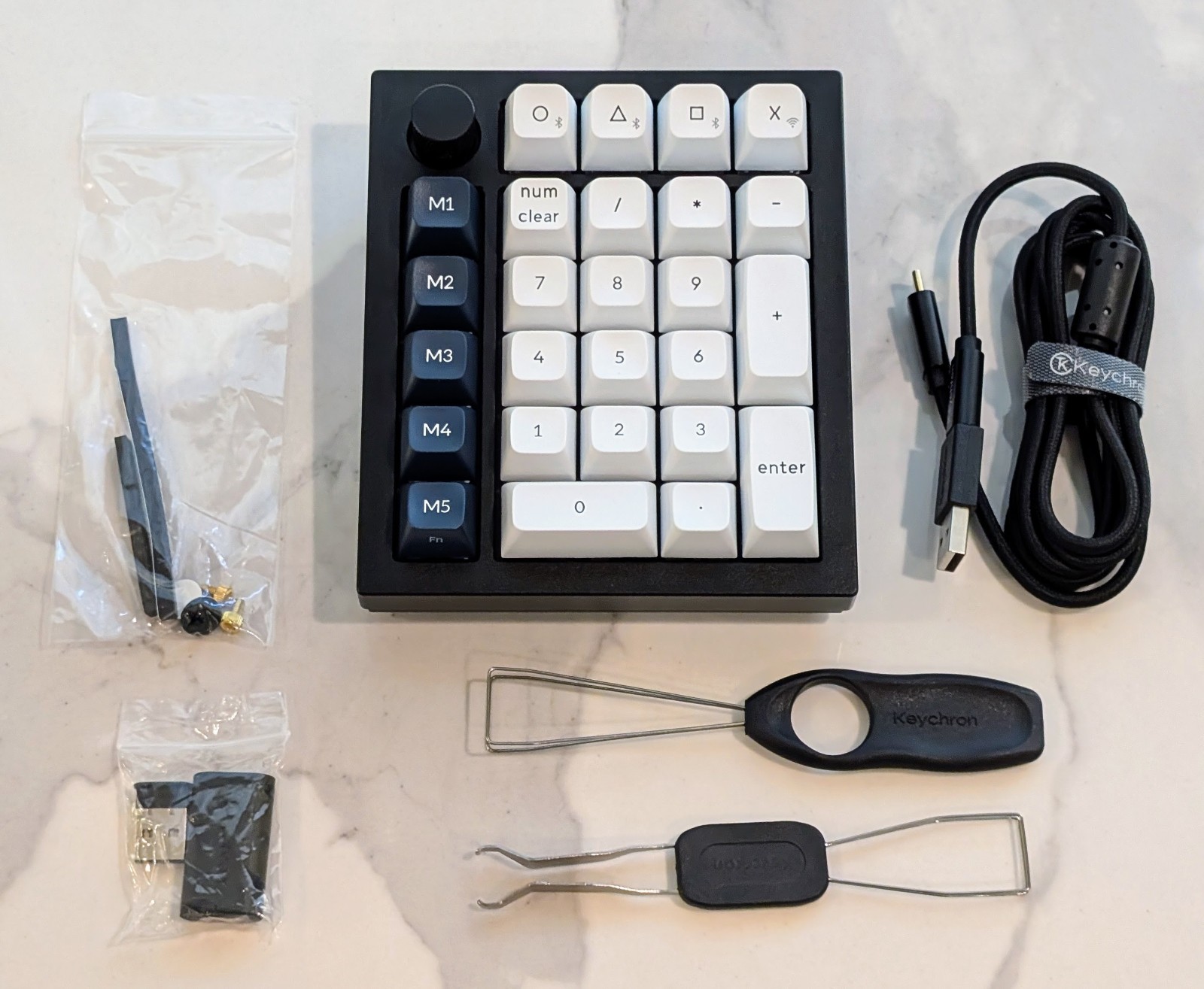 KEYCHRON Q0 MAX QMK Wireless Custom Number Pad Black Red Linear MX Mechanical