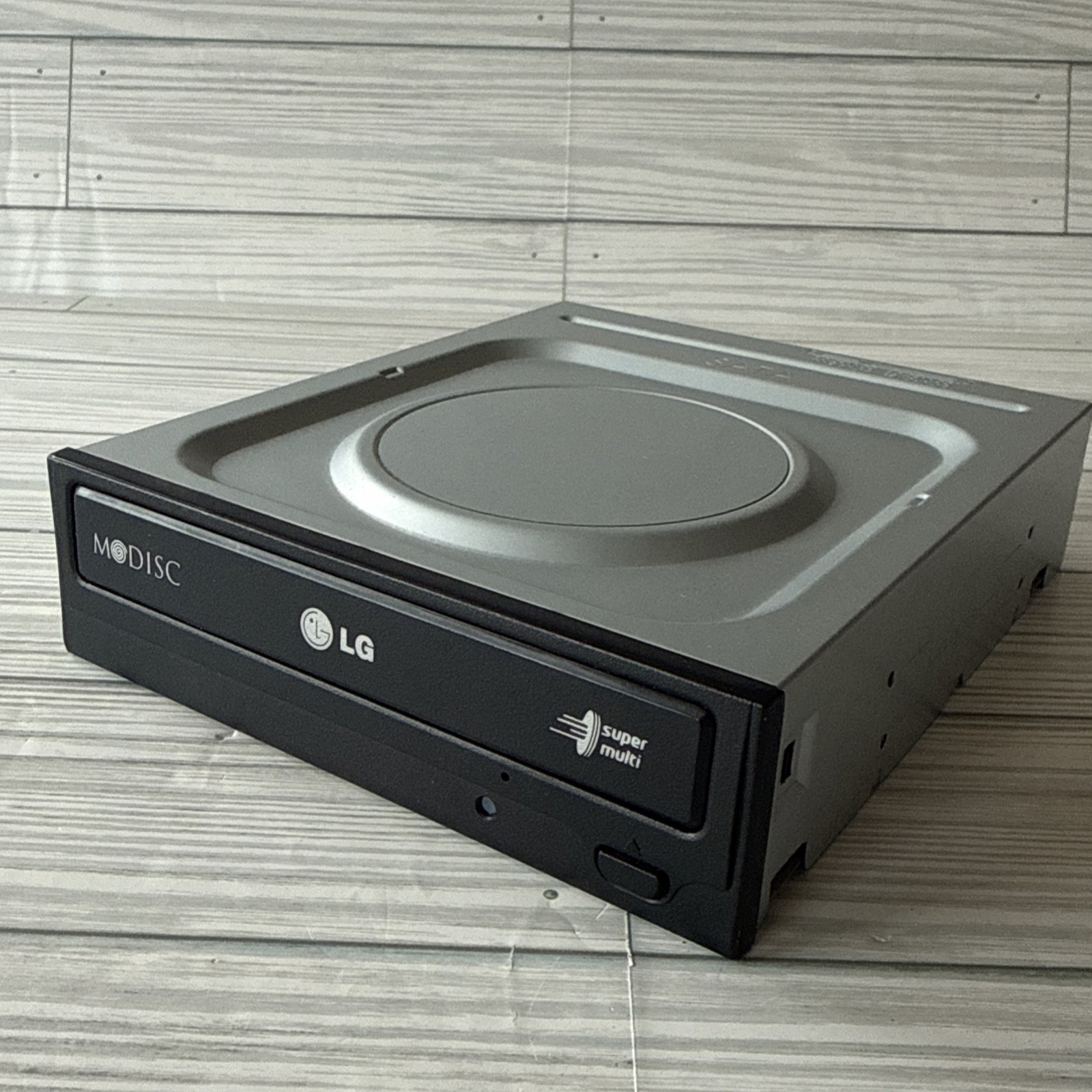 Data LG Super Multi DVD Rewriter M-Disc CDRW DVDRW SATA GH24NS90
