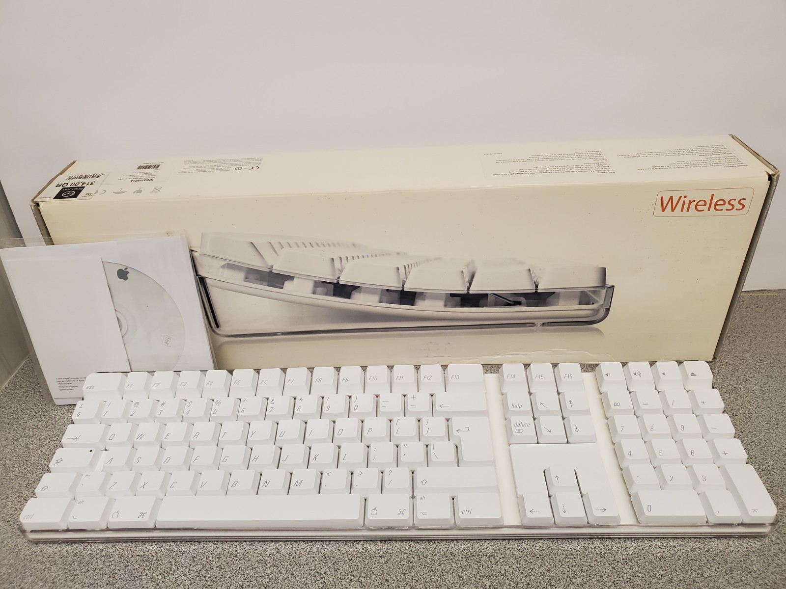 Apple Wireless Keyboard for Mac M9270Z/A A1016 Original Box Super Clean 2003