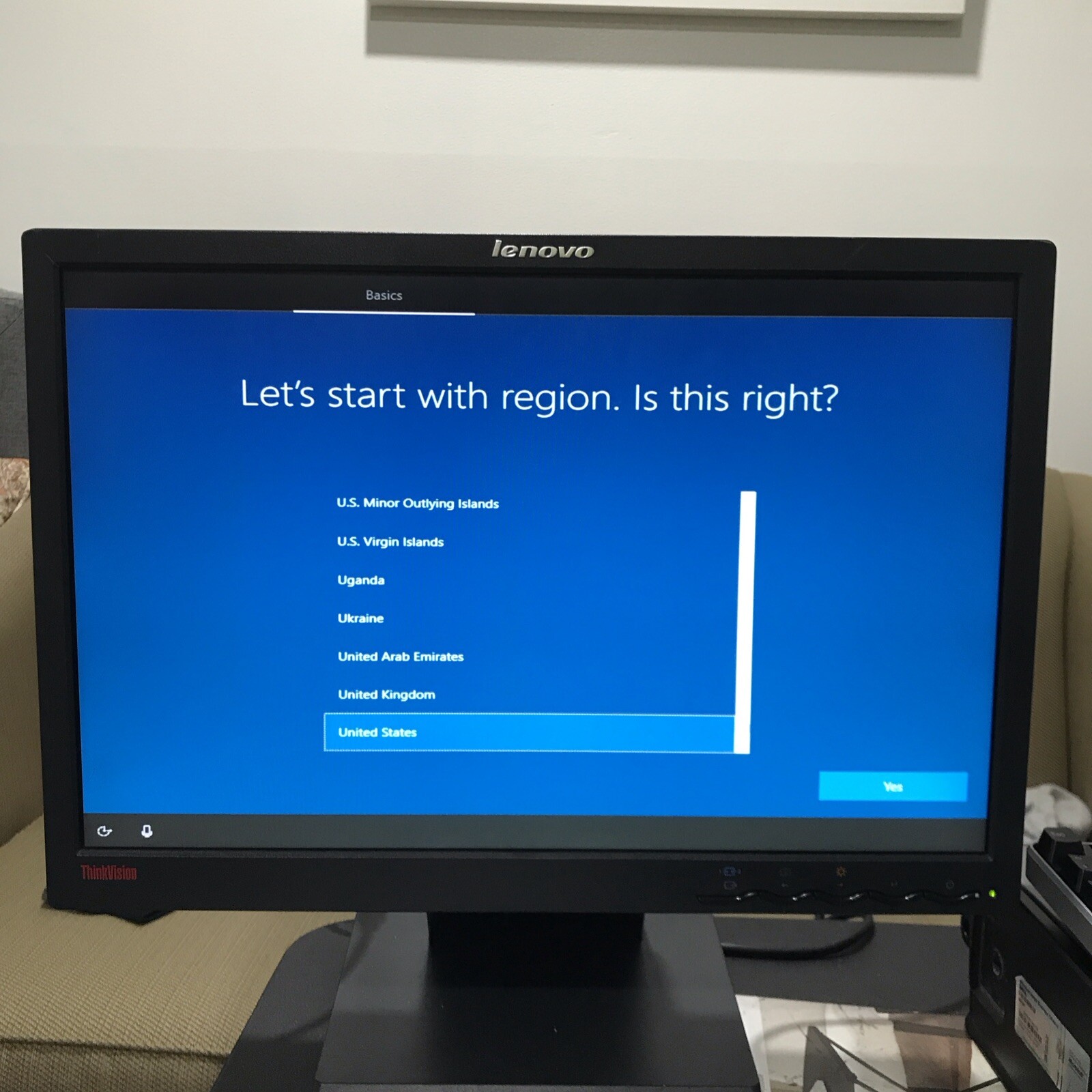 Lenovo ThinkVision L197wa 19" Widescreen Monitor With Base & Stand