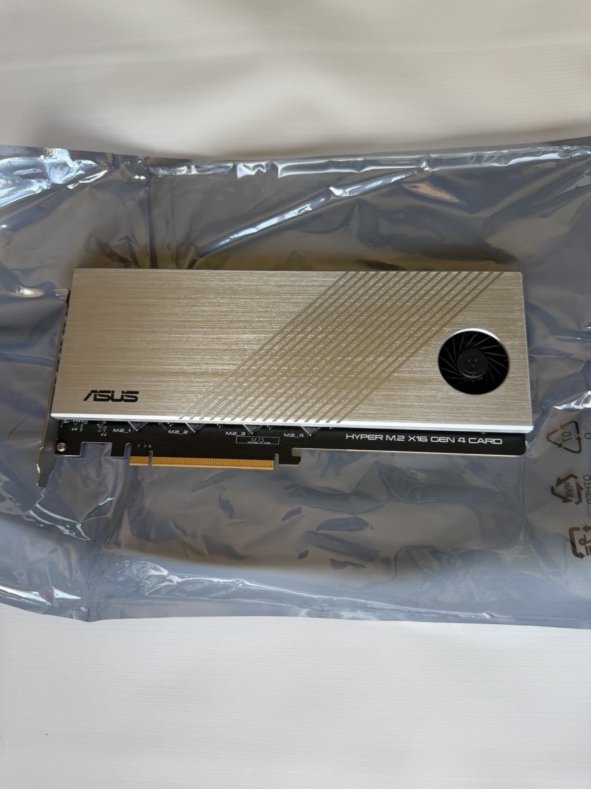 ASUS Hyper M.2 X16 Gen 4 PCI Express Card 4-Port M.2 Expansion