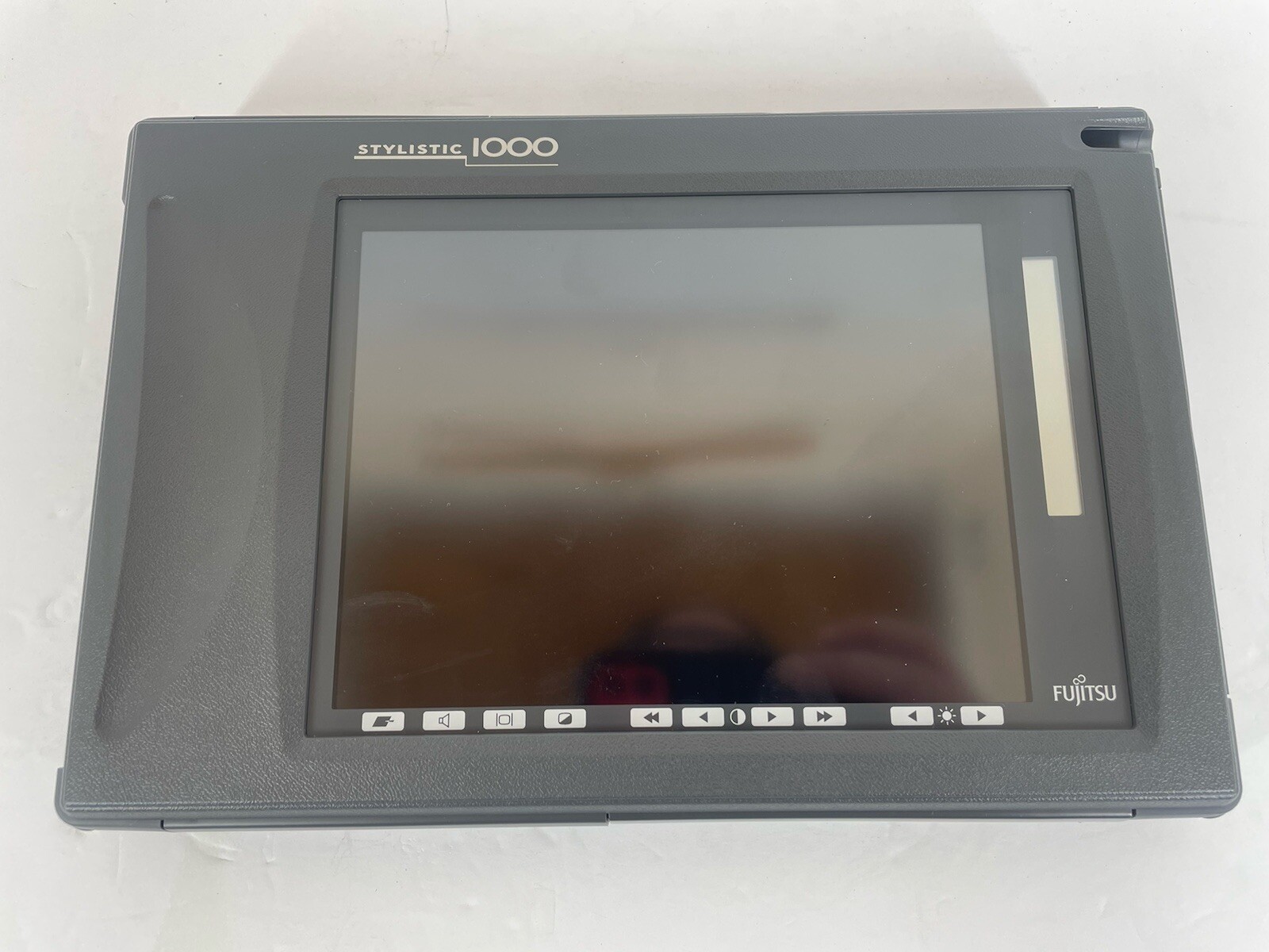 READ Fujitsu Stylistic 1000 FMW2430M Tablet PC UNTESTED
