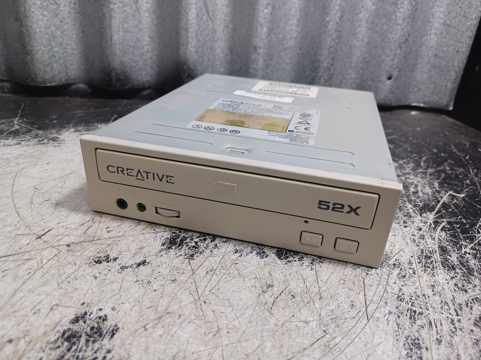 Creative Labs 52x Internal IDE CD-ROM Drive Model CD5233E
