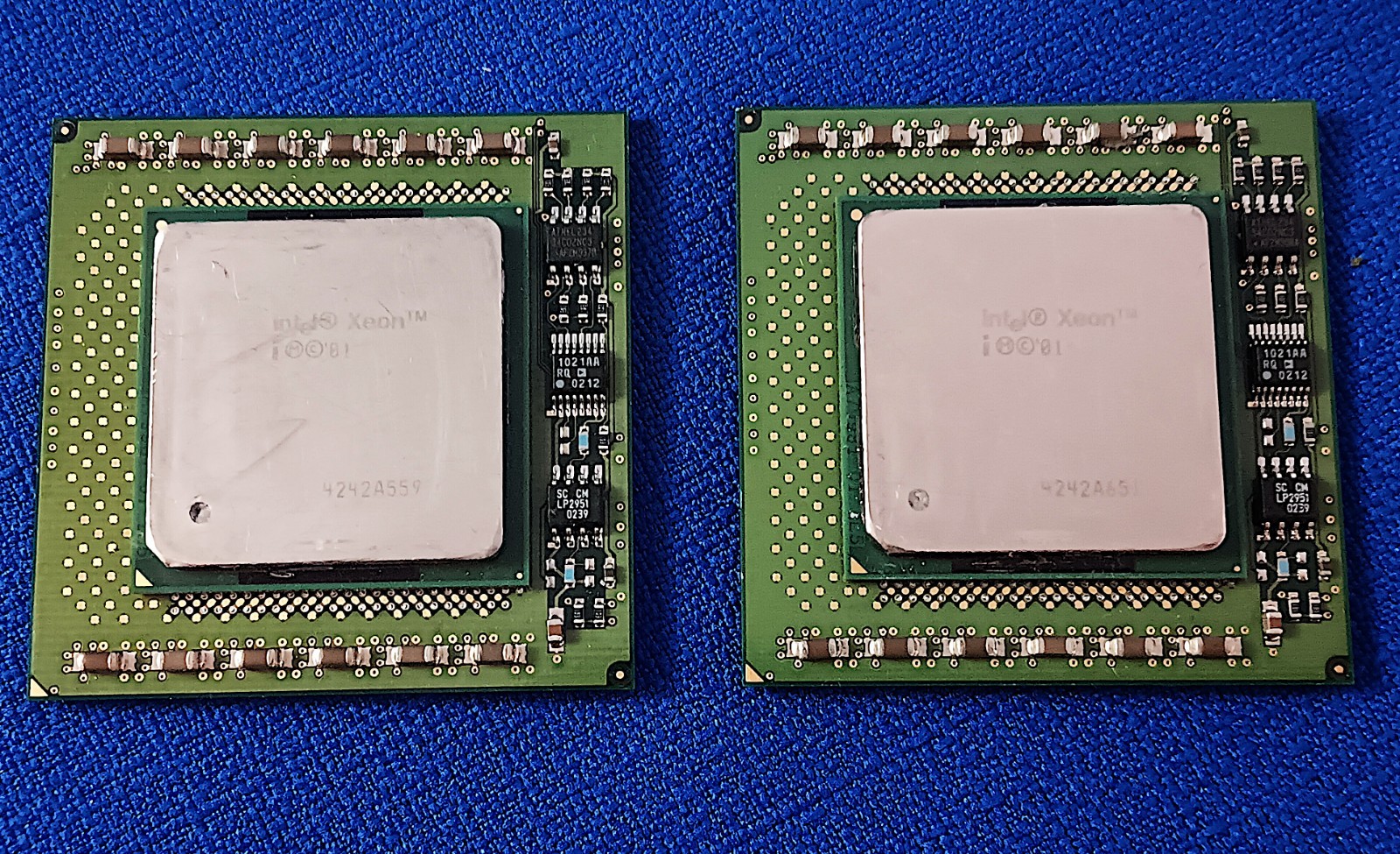 Pair Intel Xeon DP 2.4/512K/400MHz SL6EP Processor CPU Vintage Socket 604