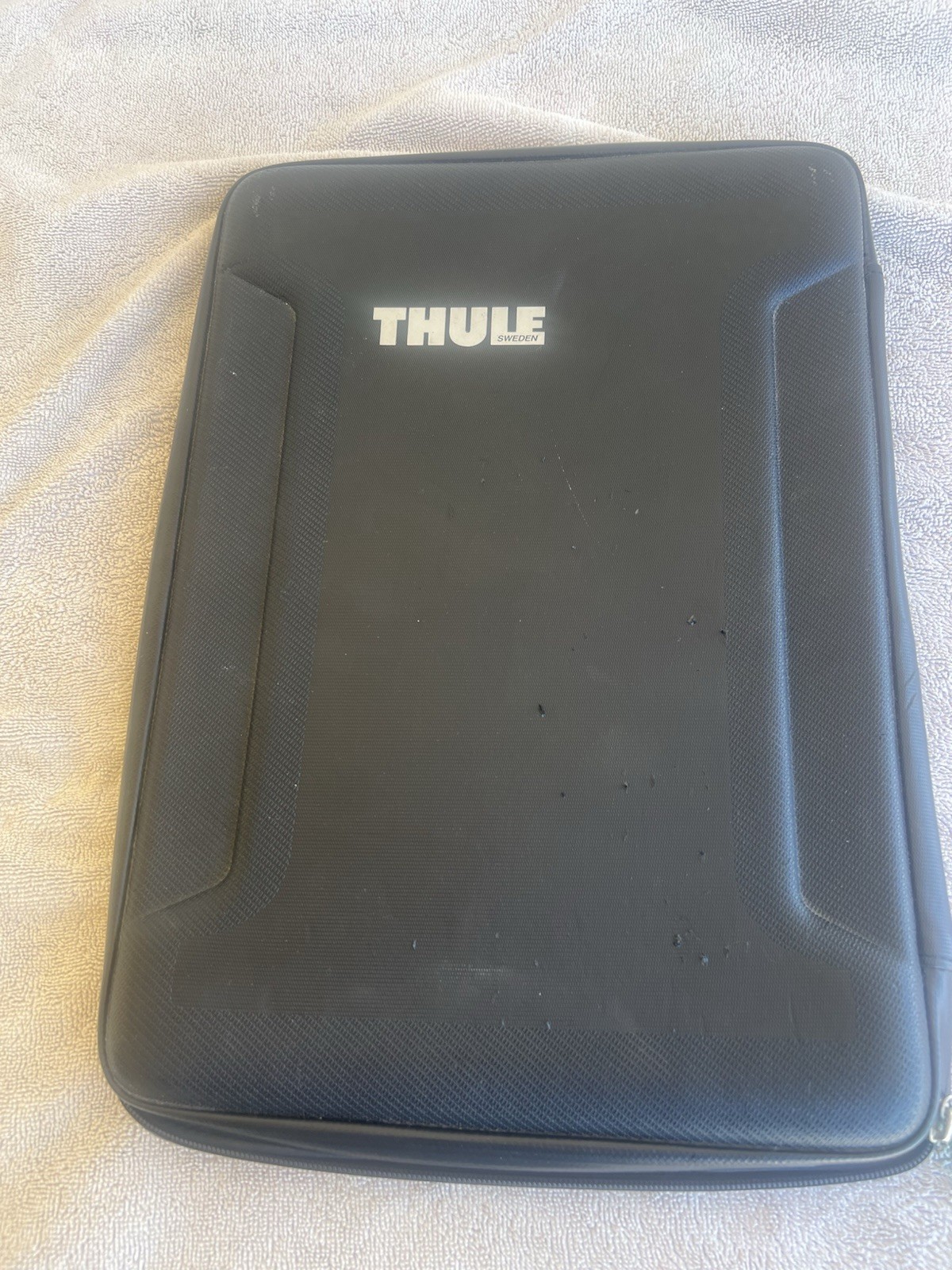 THULE Laptop Computer Tablet Hardcover Bag Zip Black Travel 15 Inch Mint