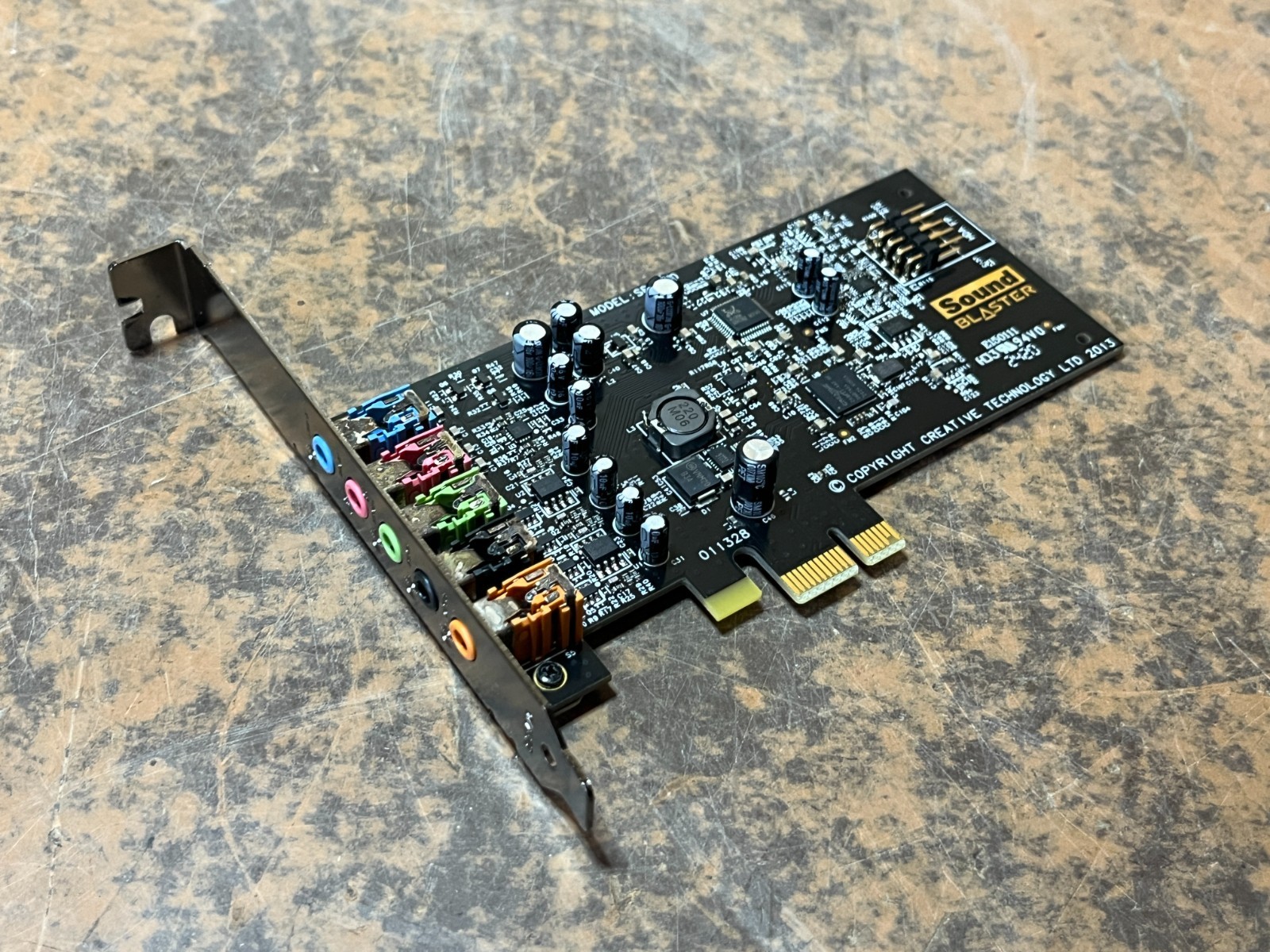 Creative Sound Blaster SB1570 Audigy Fx 5.1 PCIe Audio Card Full-Height