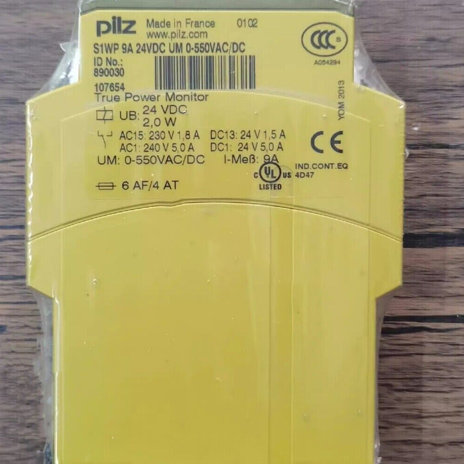 NEW Pilz 890030 Safety Relay Module Brand New