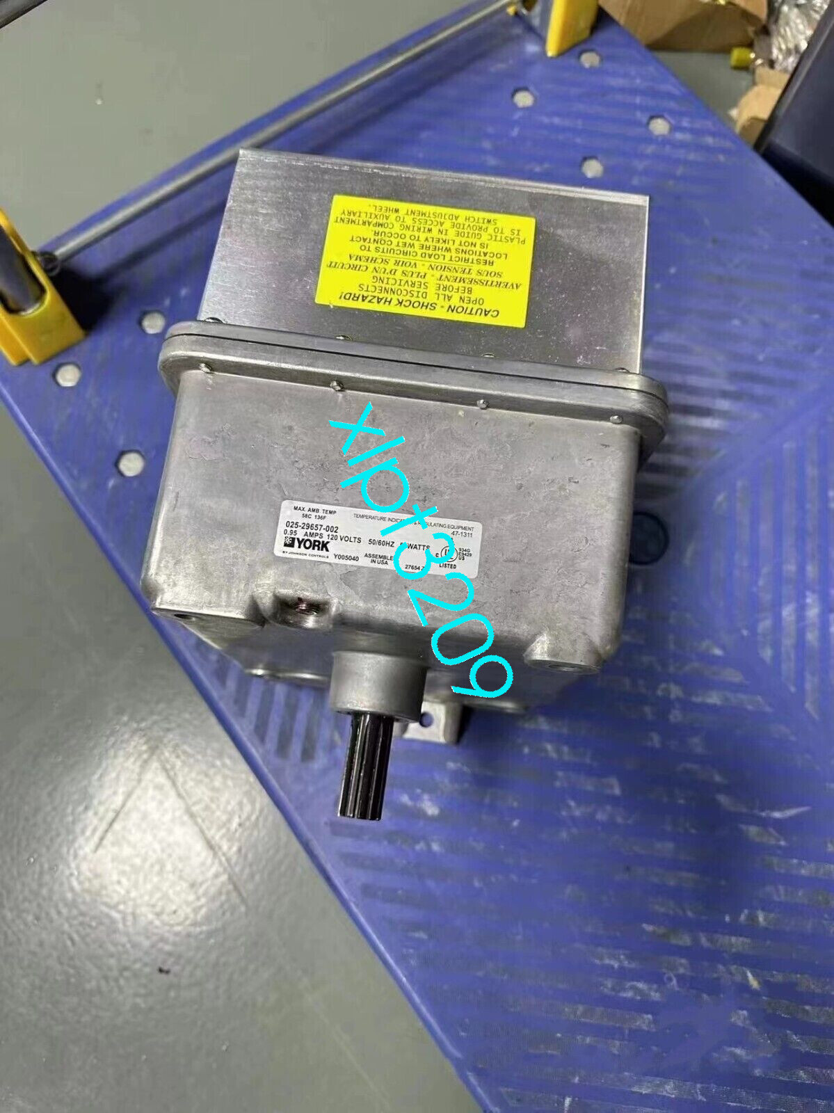 1PCS NEW York 025-29657-002 Guide vane motor FedEx or DHL