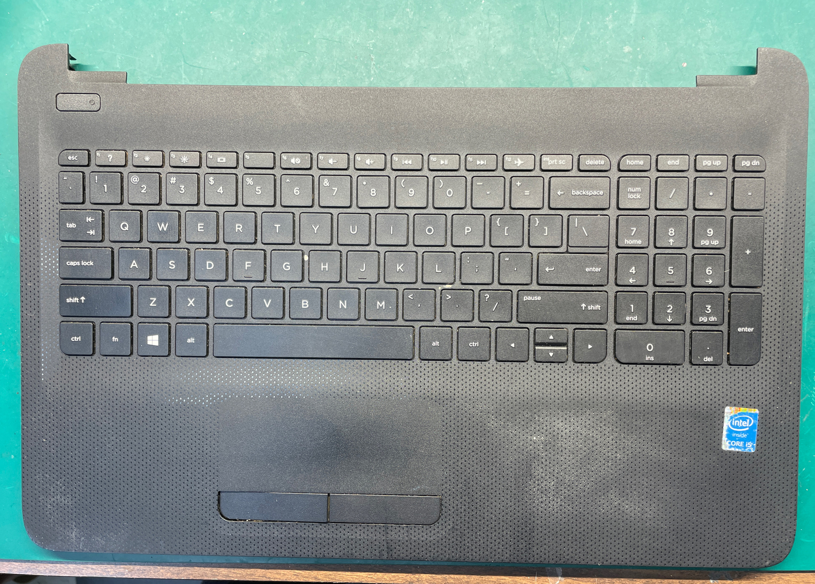 HP 15-AC 15-AC143DX Palmrest w/ Keyboard & Touchpad 813974-001 OEM