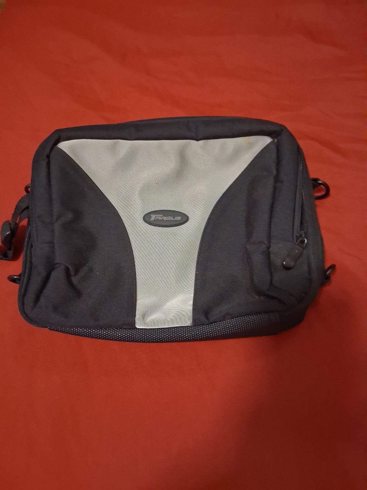 Targus Small 11x9x2.5 Compact Computer Messenger Bag 