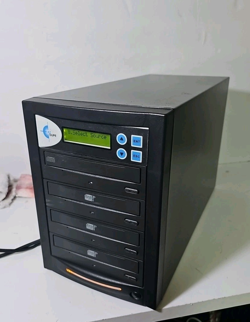 EZ Dupe  3 CD Stand Alone Disc Duplicator. Needs New IDE Disc Drives.