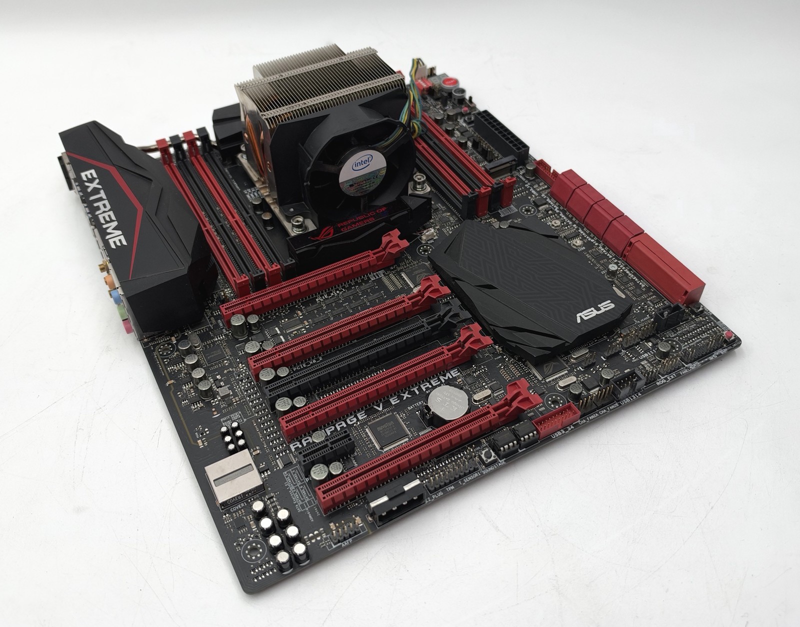 ASUS ROG Rampage V Extreme Motherboard w/ i7-5930K CPU