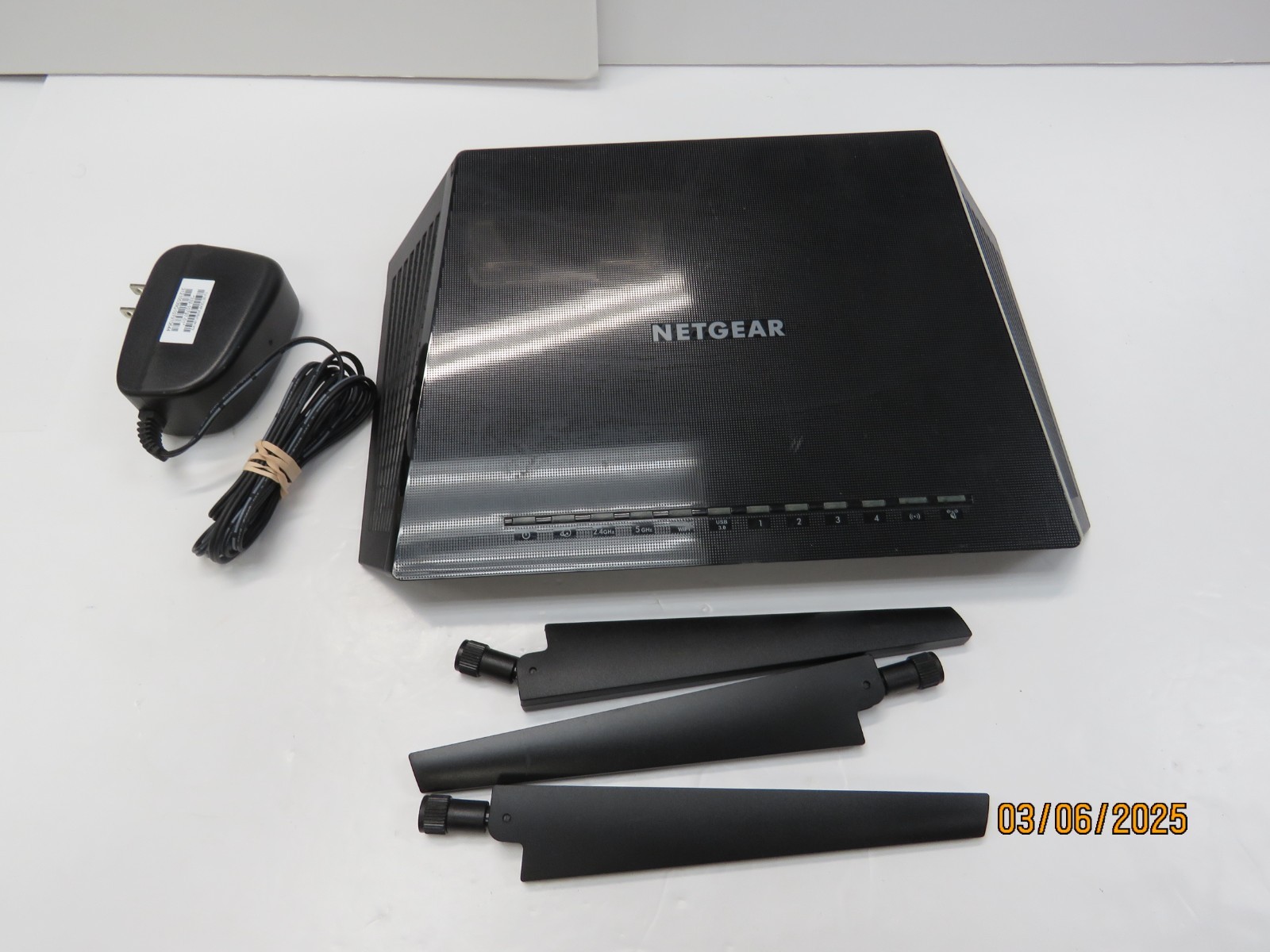 Netgear Nighthawk Router AC2100 Smart WiFi Fast 4K Streaming (R7200) [DJ833]
