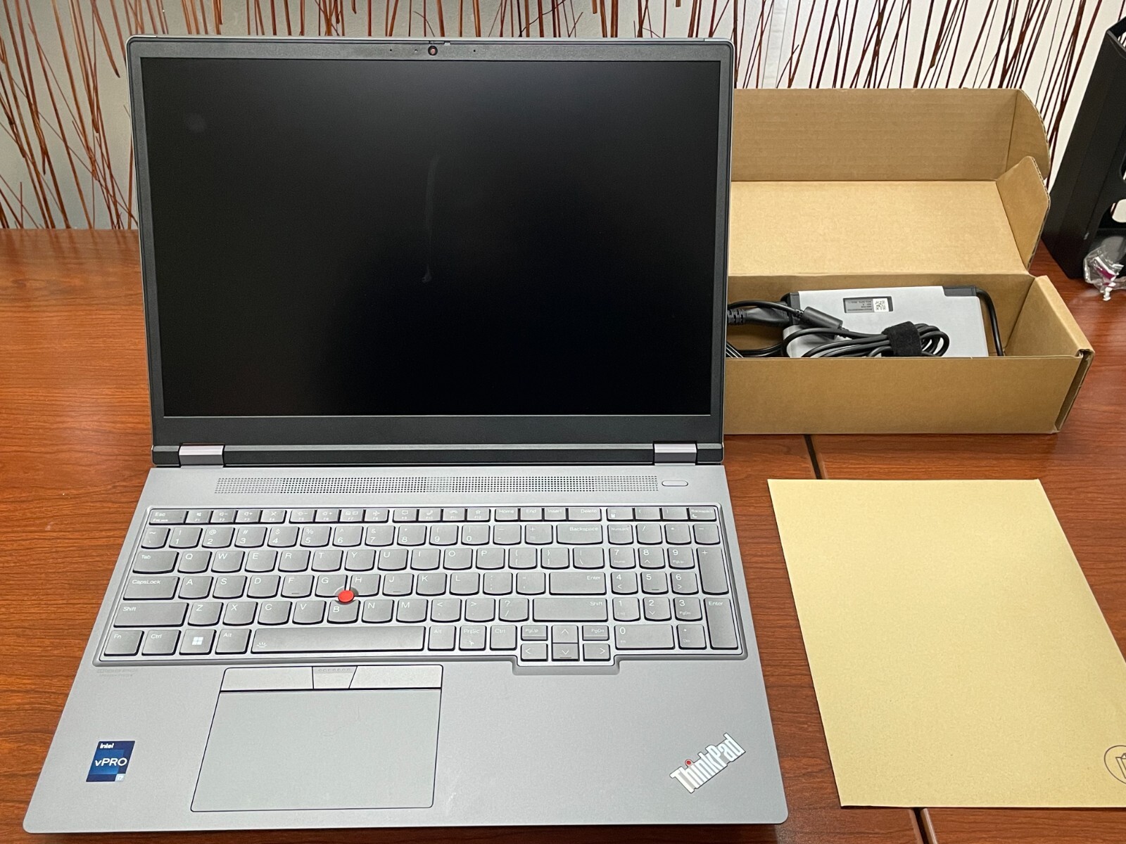 ThinkPad P16 Gen 2 (16"), 13th Gen Intel i7 2.10 GHz RTX A2000 Ada, 16 GB 512 GB