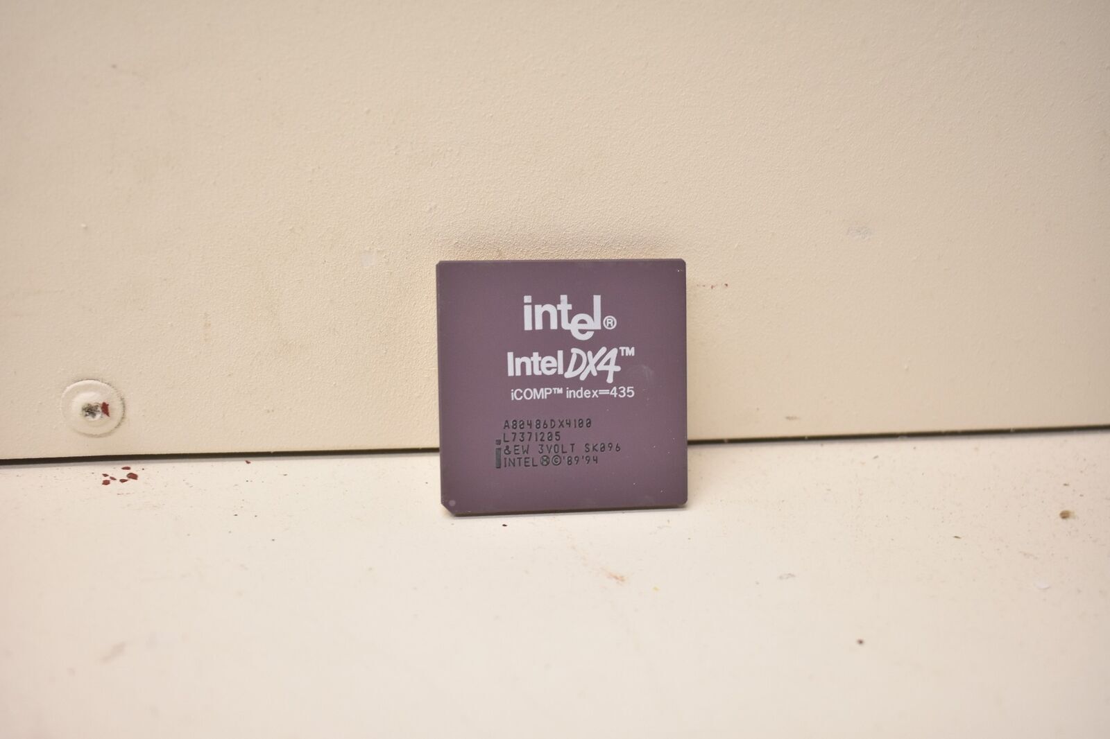 ​INTEL i486DX4-100 MICROPROCESSORR CHIP iCOMP 80486/486dx4-100