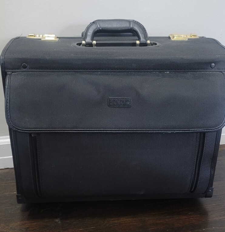 Solo Classic Collection 16" Laptop Catalog Case Rolling Black Pv78-4