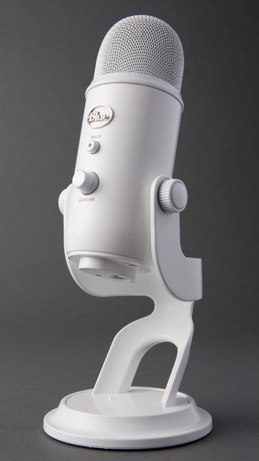 NEW in BOX Logitech Creators Blue Yeti USB Microphone Gaming Streaming Podcast