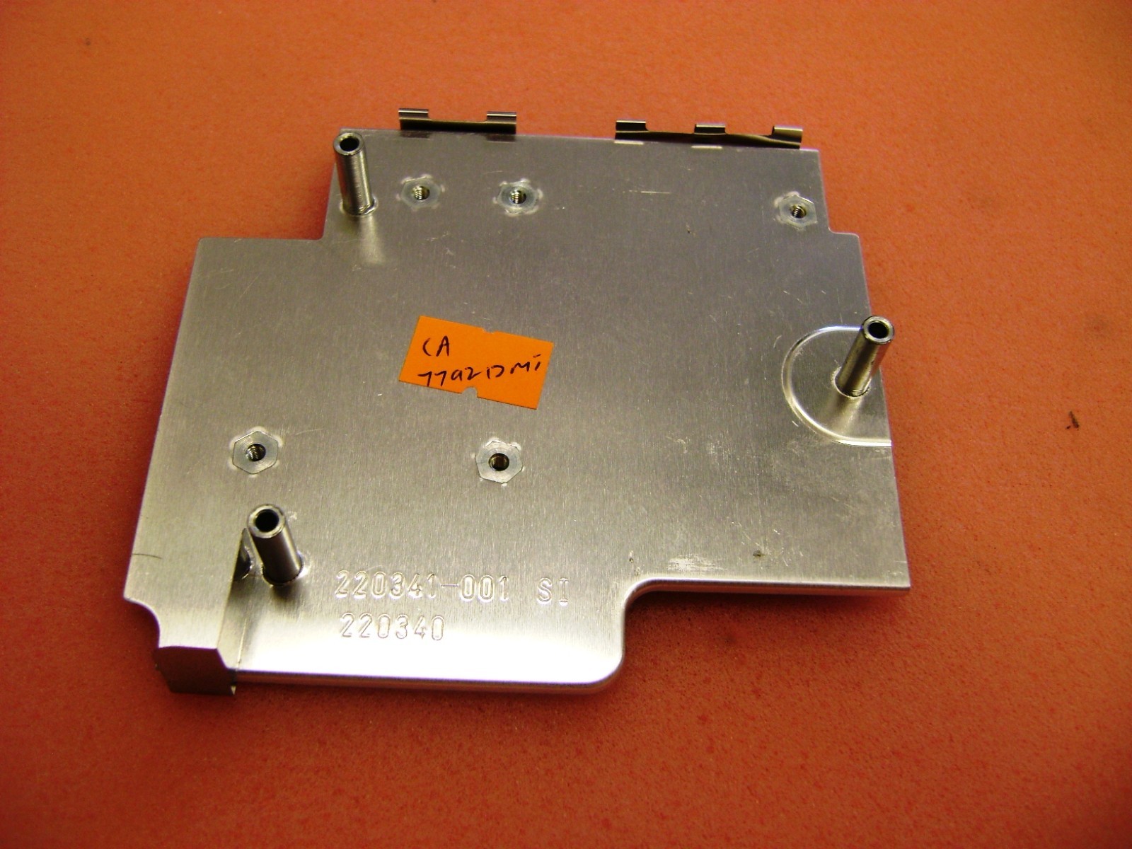 Compaq Armada 7792DMT 220341-001 Metal Bracket