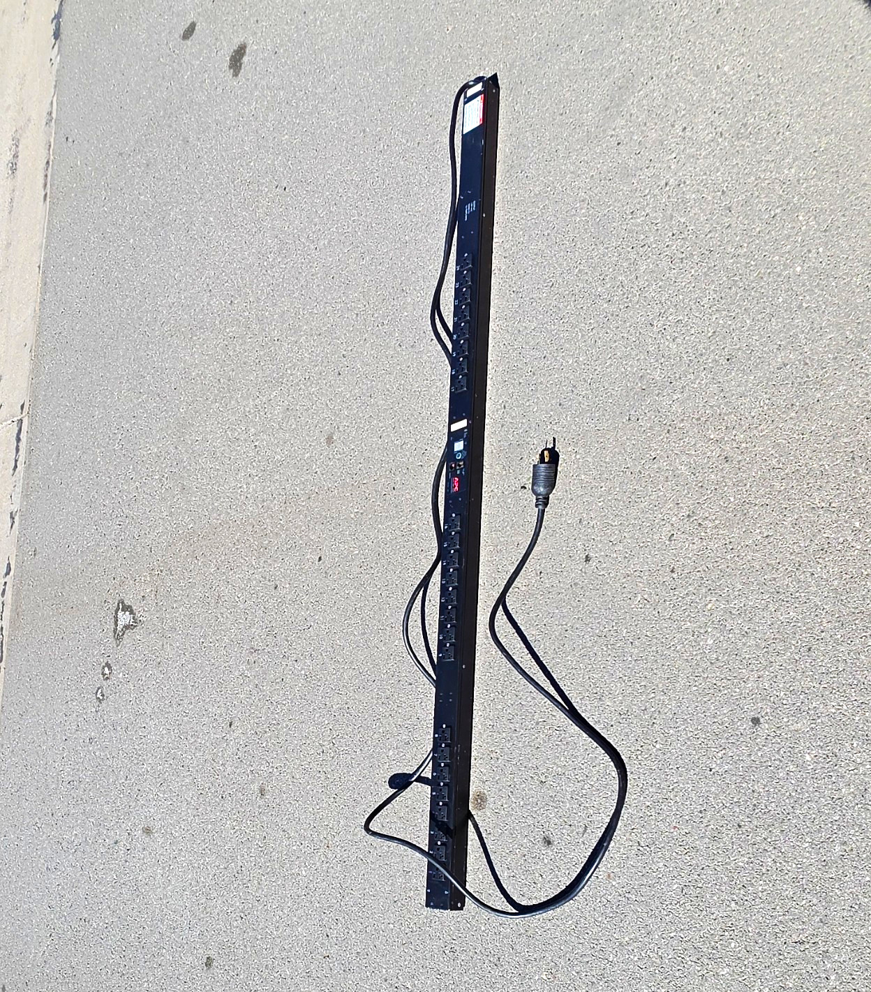 APC AP7930 24-Outlet Rack PDU Power Distribution Unit 120V 16A Black 64 in