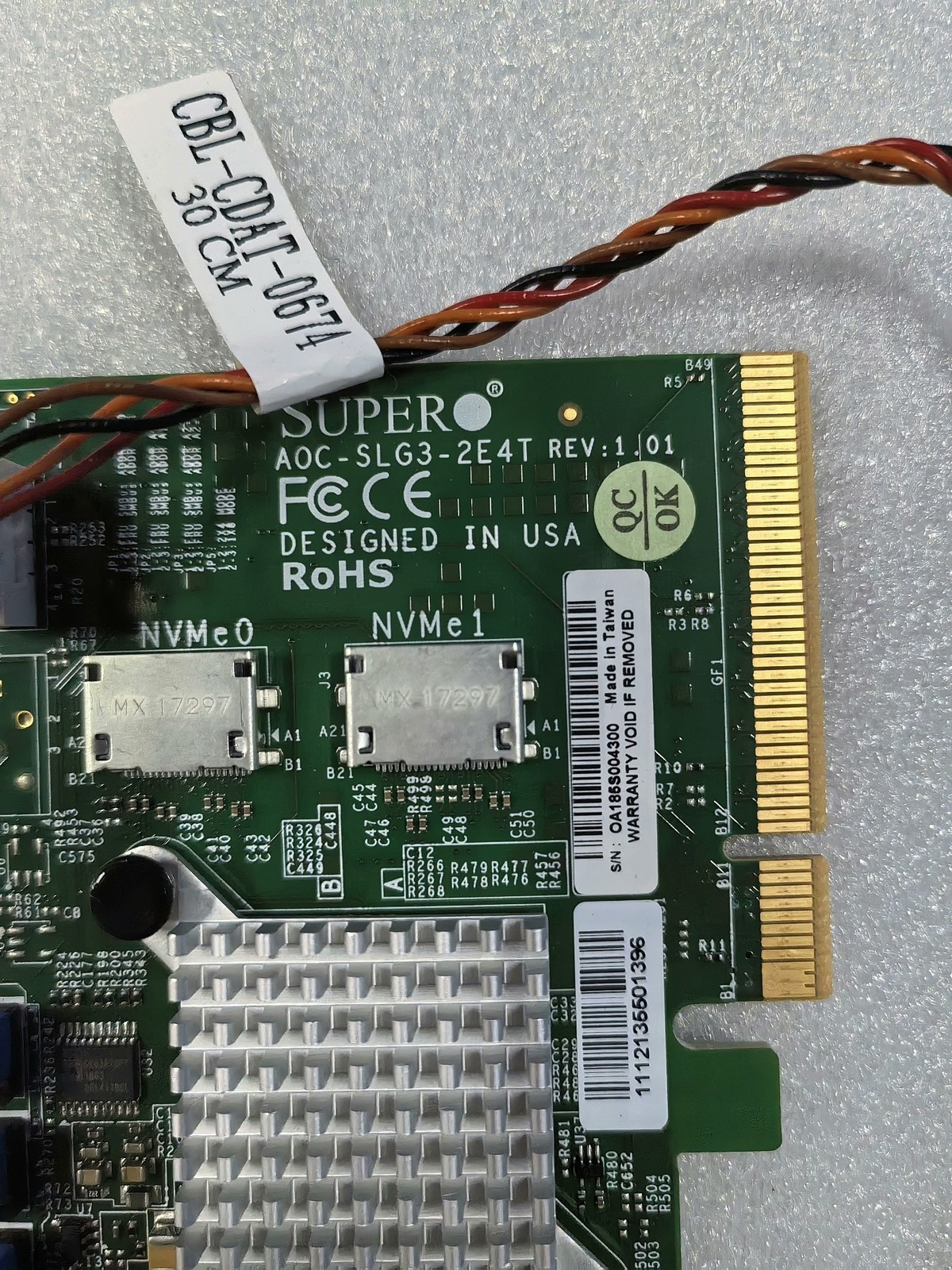 Supermicro AOC-SLG3-2E4T NVMe U.2PCIe Splitter Expansion Adapter/8611-8611 cable