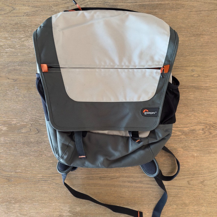 Lowepro Backpack Factor Laptop Bag-Camera Messenger Bag-Green/Orange-RRP $149