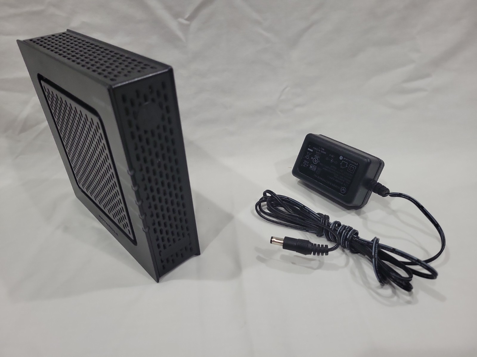 Motorola Surfboard SB6120 DOCSIS 3.0 Cable Modem 4x4 Up to 150 Mbps