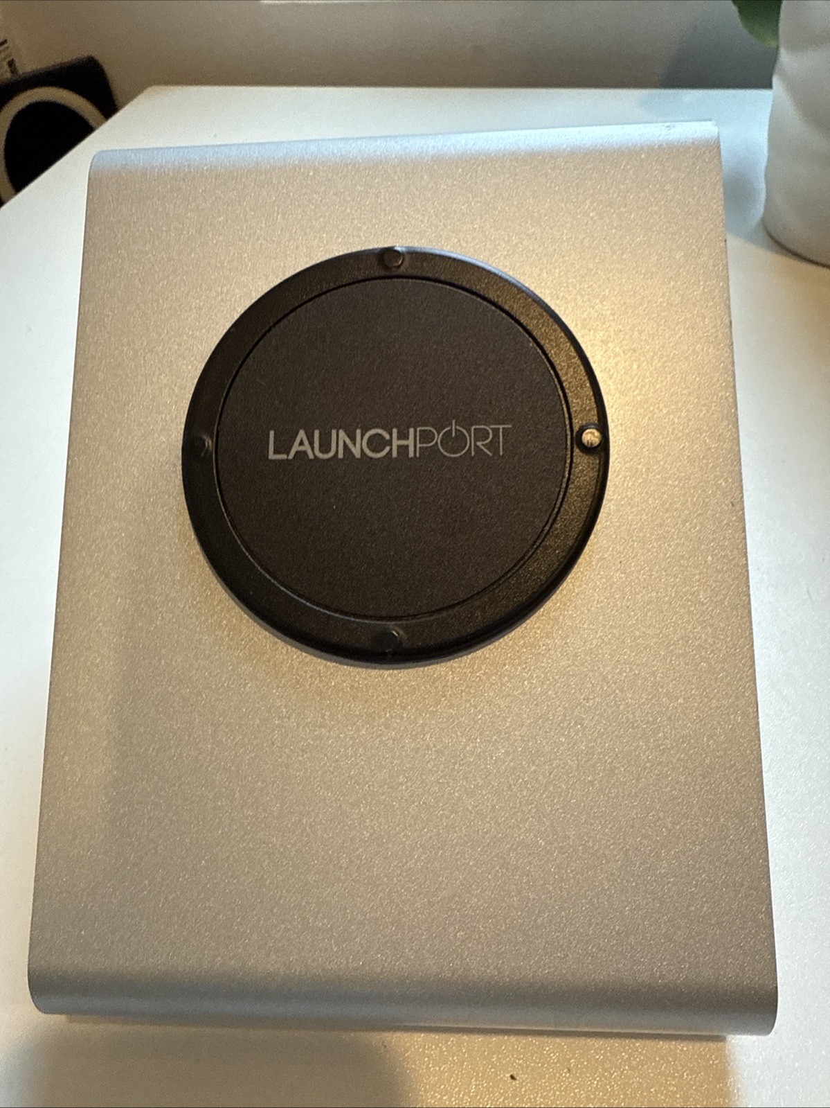 iPort - LaunchPort iPad Wireless Charging System Base Station "BASE ONLY"