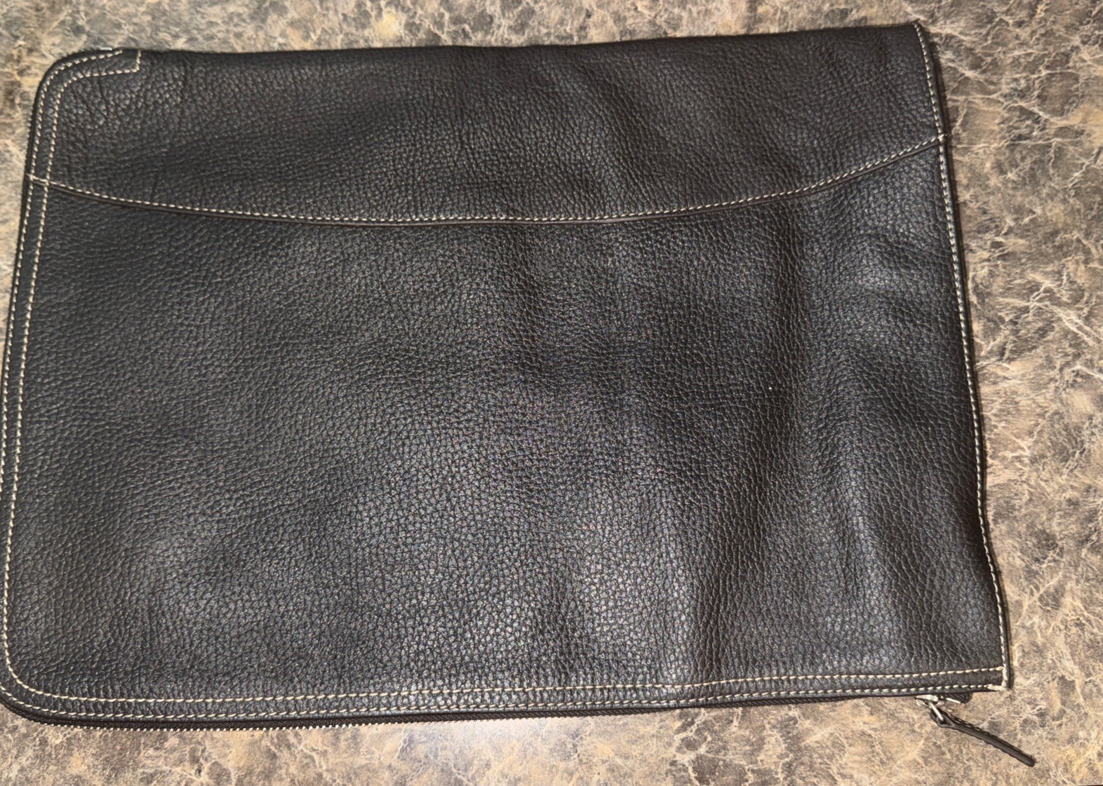 LEVENGER Bomber Jacket Briefolio